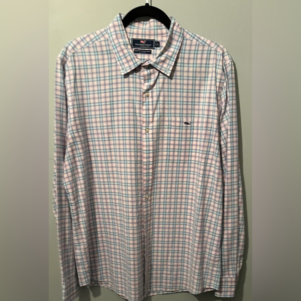 Vineyard Vines Men's Pastel Plaid Button Down Shirt. Slim fit. Size Large. EUC.